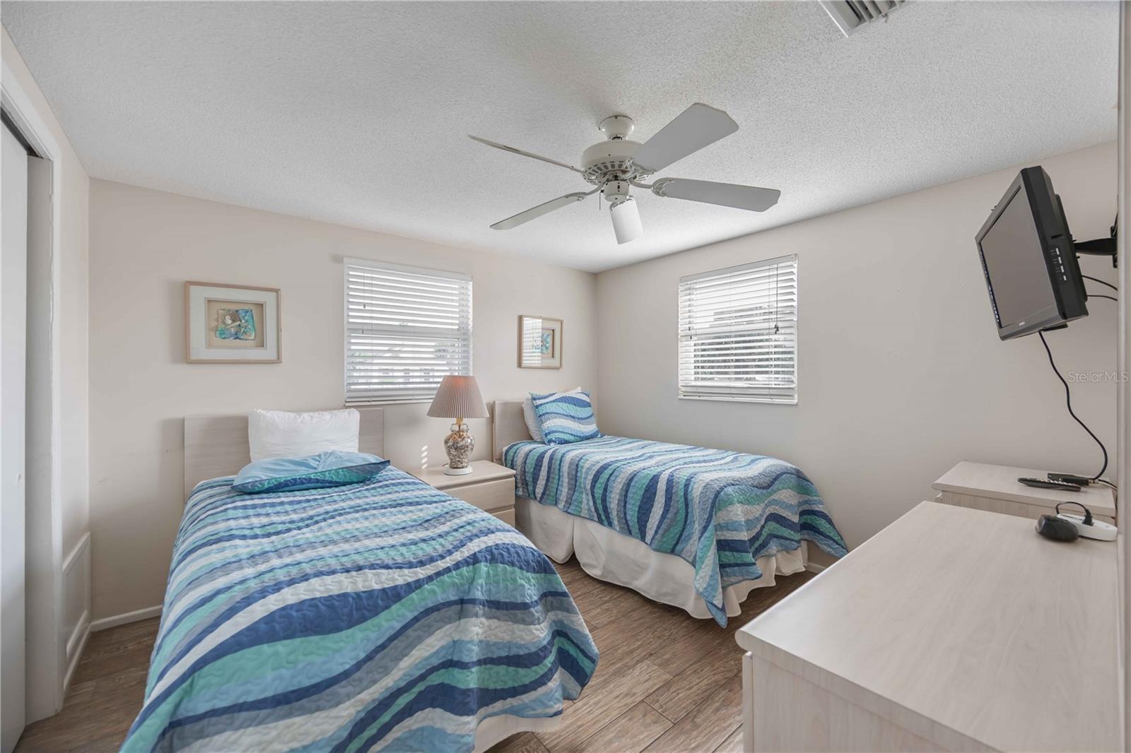 Image 43 of 65 For 6150 Midnight Pass Road Unit 10 A&