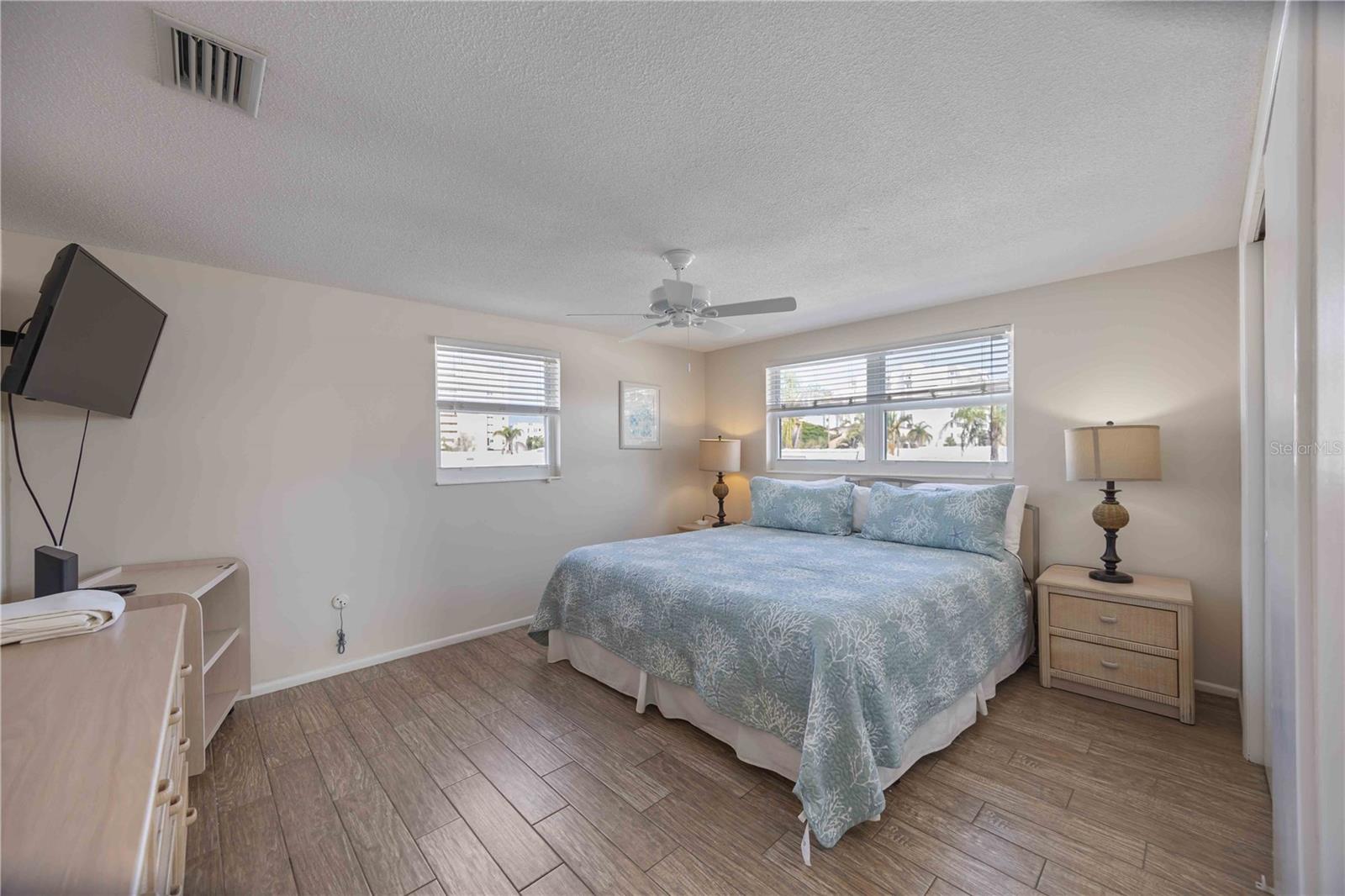 Image 46 of 65 For 6150 Midnight Pass Road Unit 10 A&