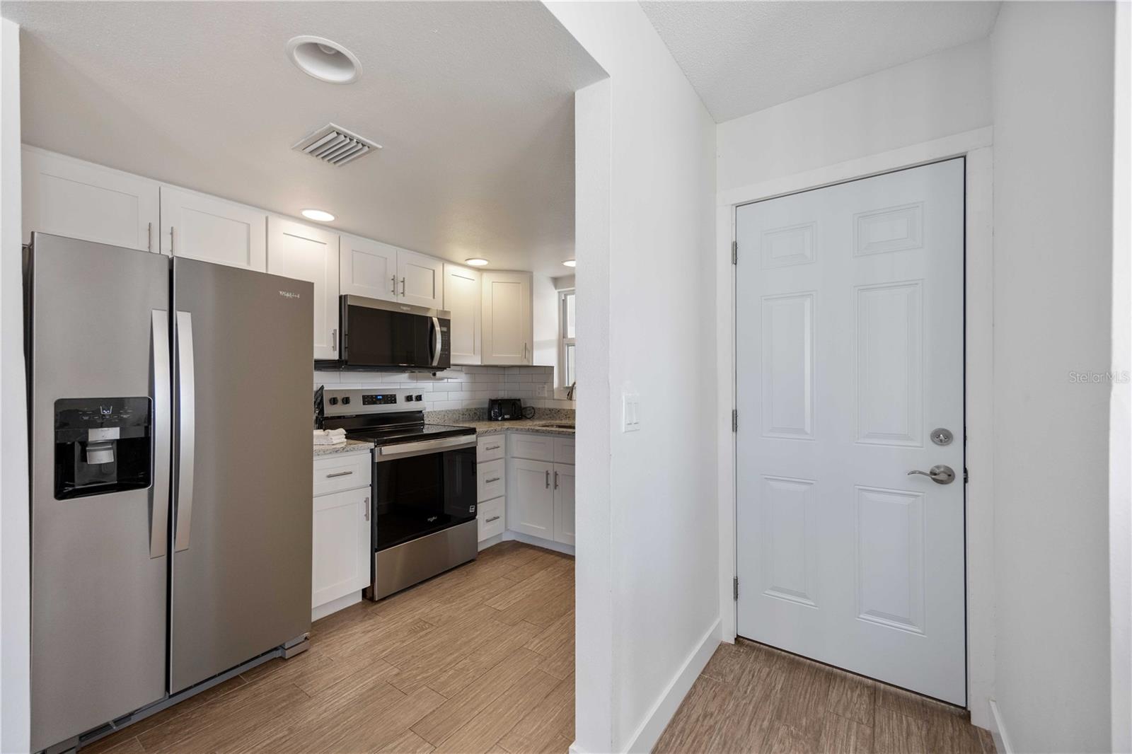 Image 7 of 65 For 6150 Midnight Pass Road Unit 10 A&