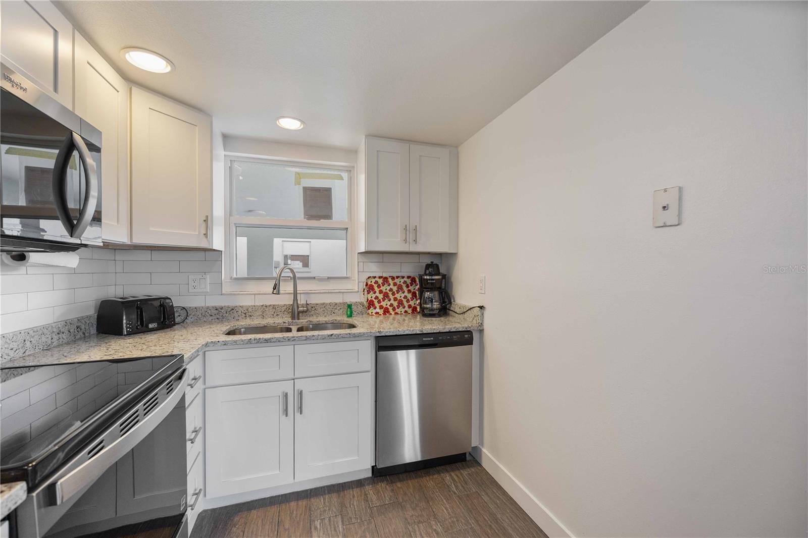 Image 9 of 65 For 6150 Midnight Pass Road Unit 10 A&