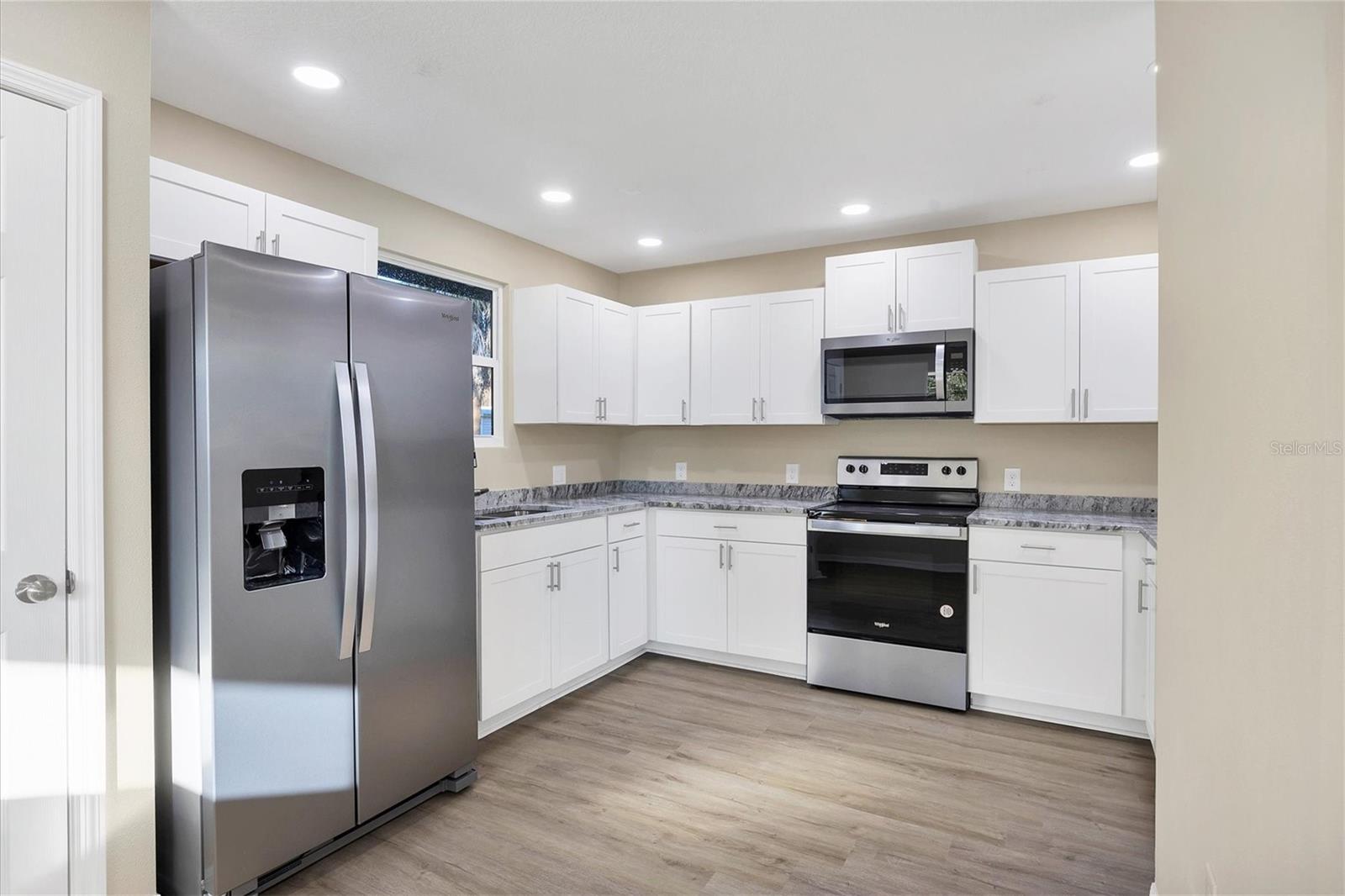Image 11 of 26 For 3058 Palmadelia Avenue