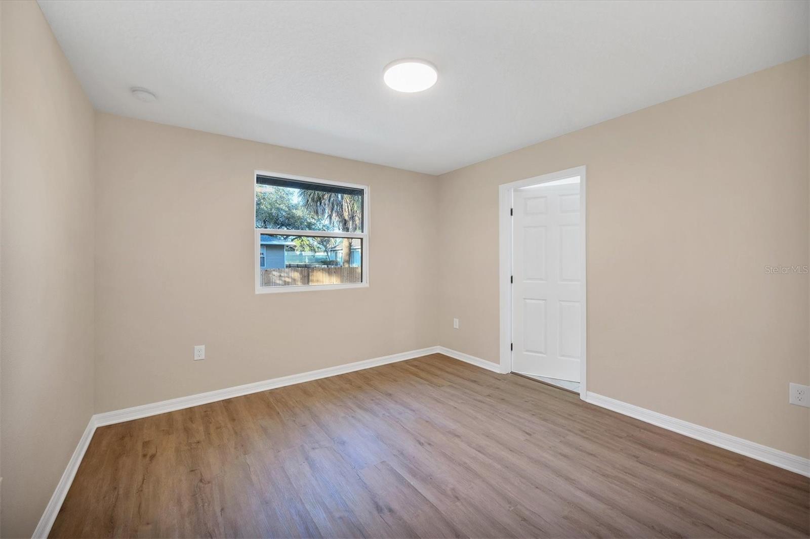Image 17 of 26 For 3058 Palmadelia Avenue