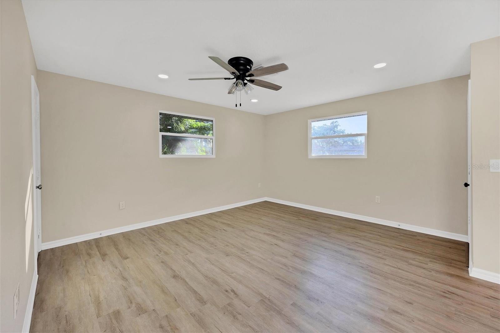 Image 6 of 26 For 3058 Palmadelia Avenue