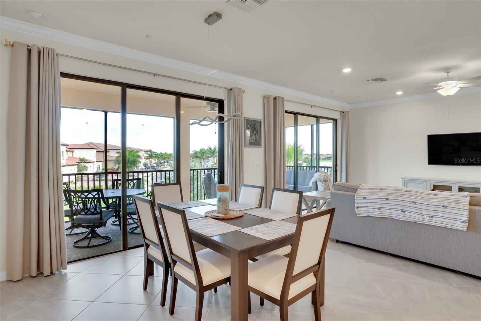 Image 10 of 33 For 10042 Crooked Creek Drive 203