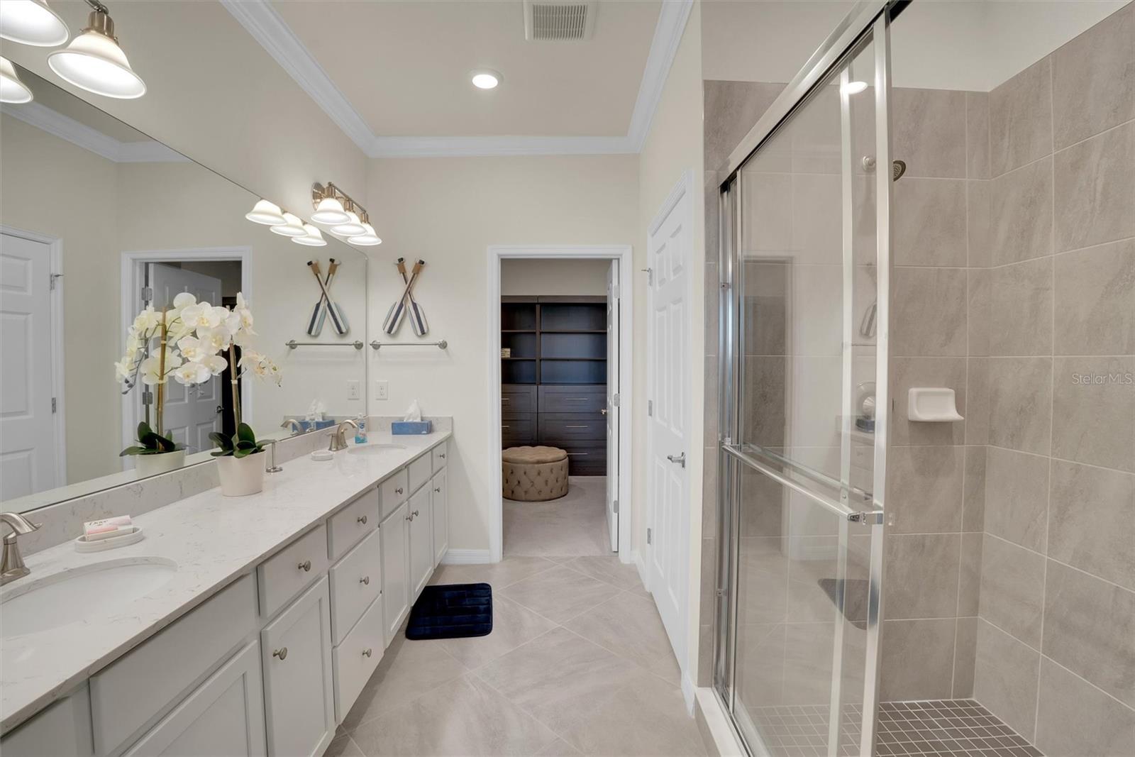 Image 17 of 33 For 10042 Crooked Creek Drive 203