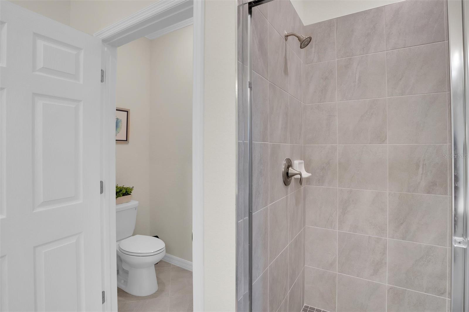 Image 19 of 33 For 10042 Crooked Creek Drive 203