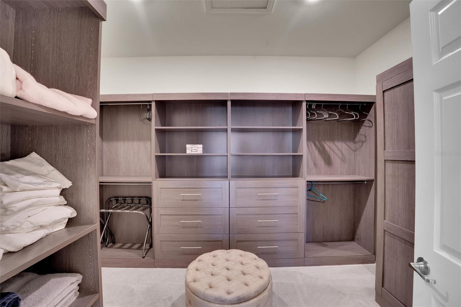 Image 20 of 33 For 10042 Crooked Creek Drive 203