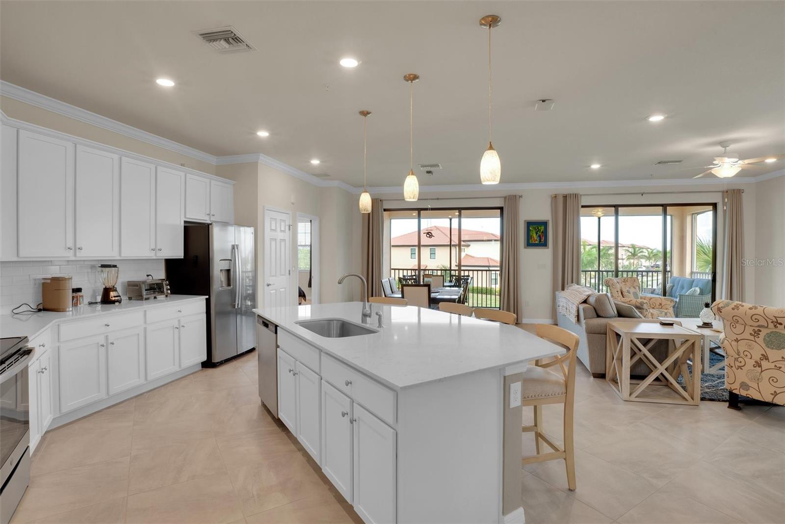 Image 5 of 33 For 10042 Crooked Creek Drive 203