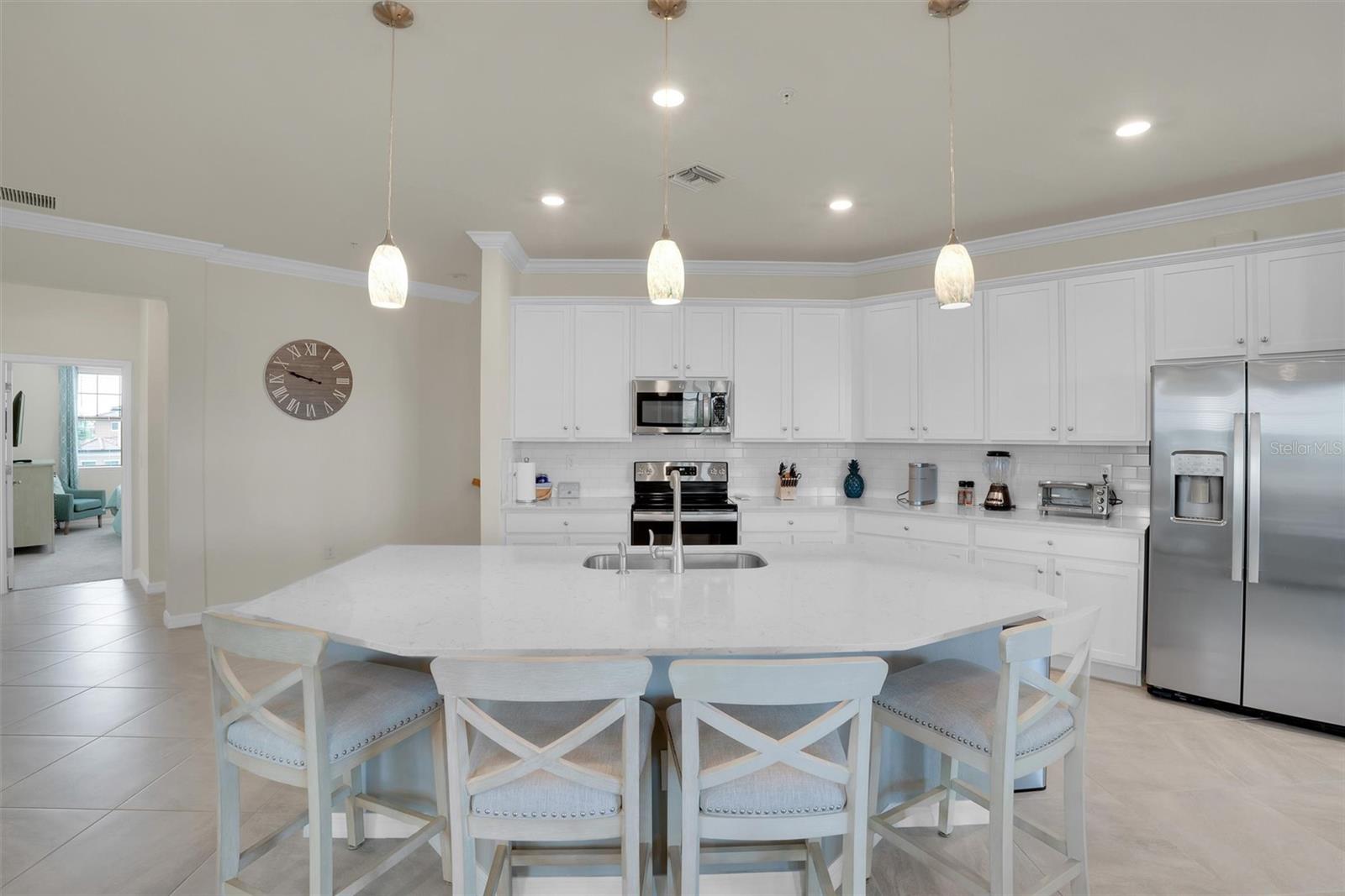 Image 8 of 33 For 10042 Crooked Creek Drive 203