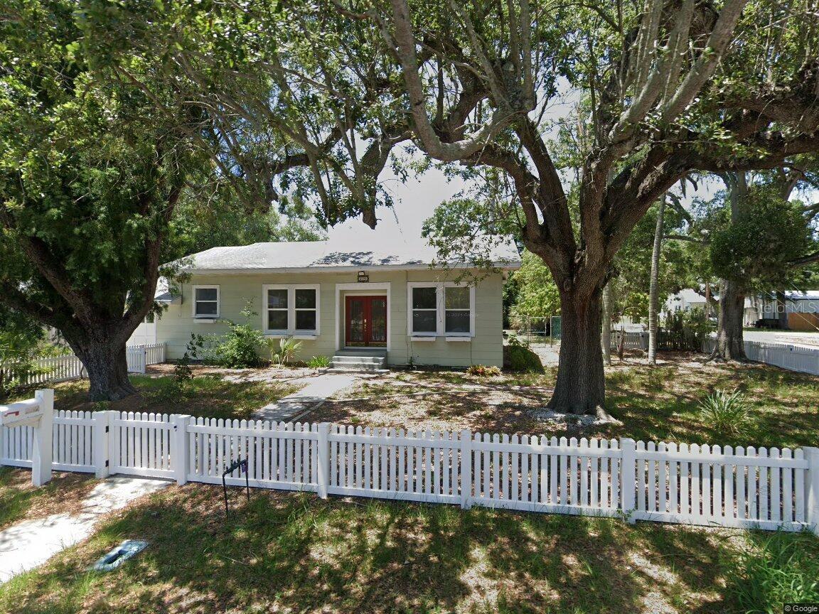 Listing Details for 2906 9th Avenue W, BRADENTON, FL 34205