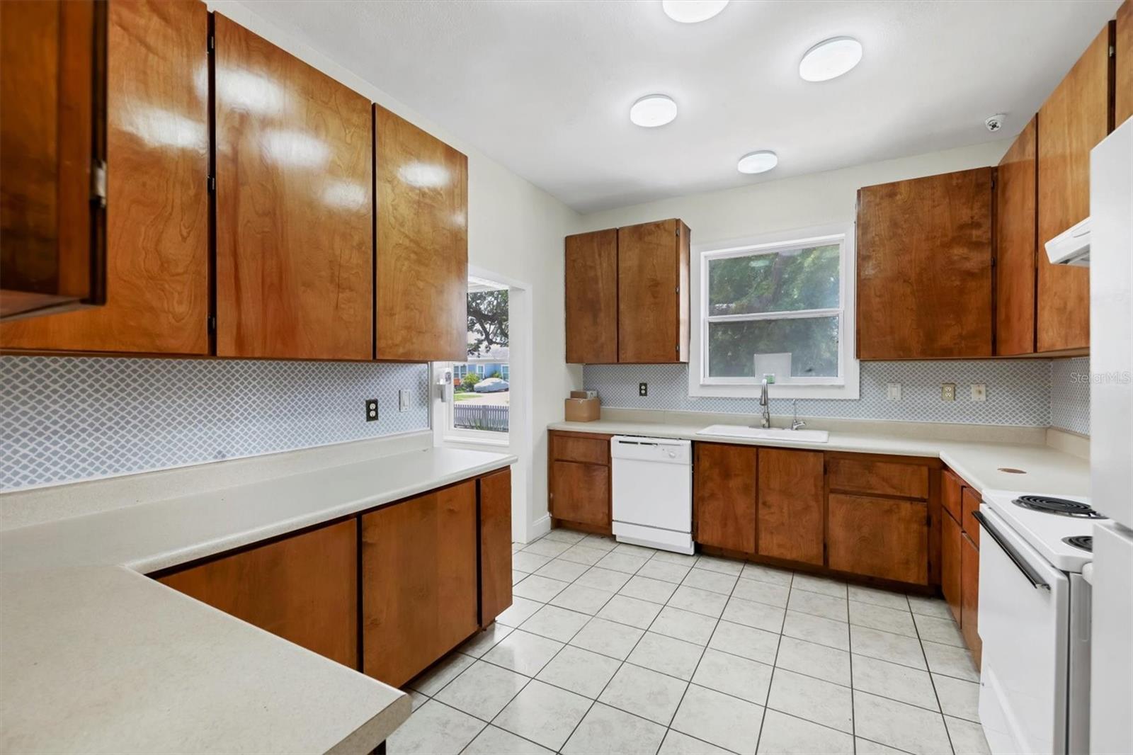 Image 14 of 41 For 2906 9th Avenue W