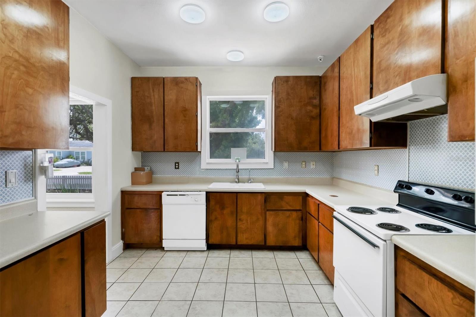 Image 15 of 41 For 2906 9th Avenue W