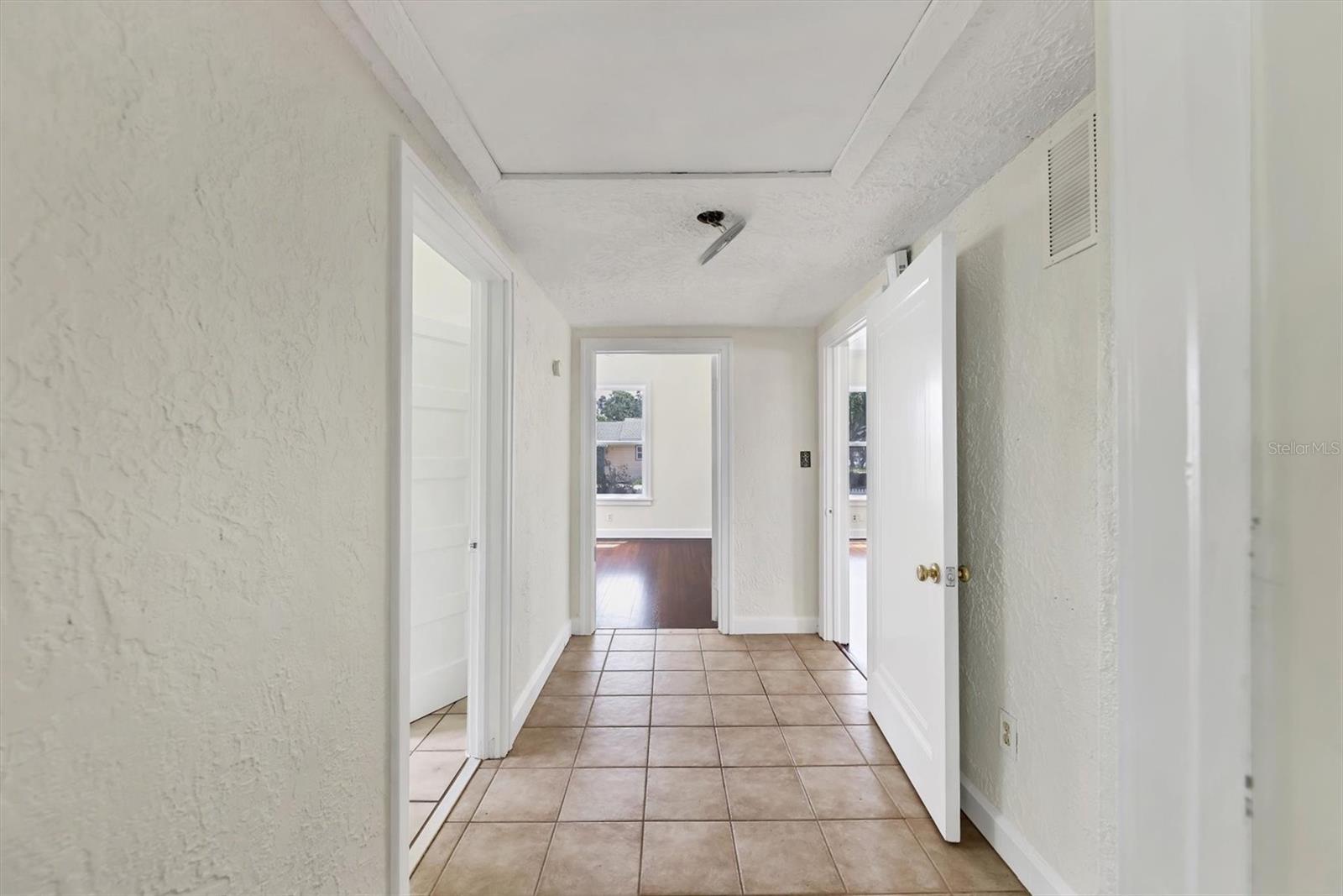 Image 16 of 41 For 2906 9th Avenue W