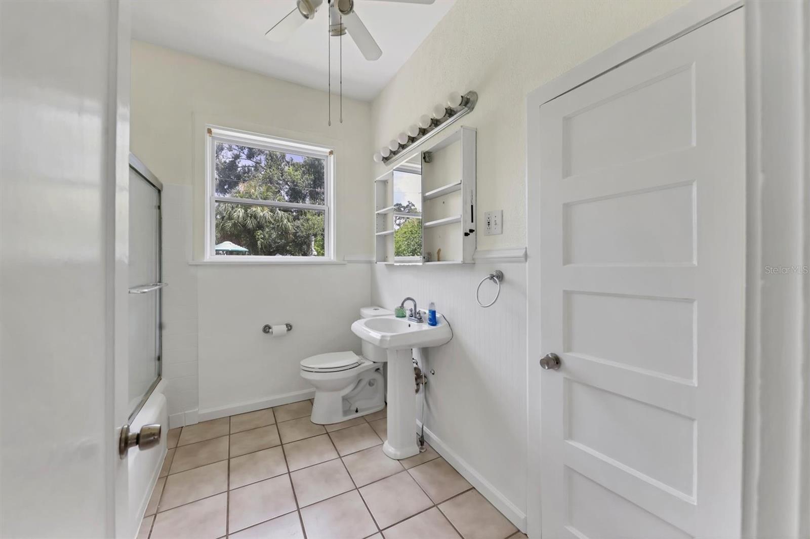Image 17 of 41 For 2906 9th Avenue W