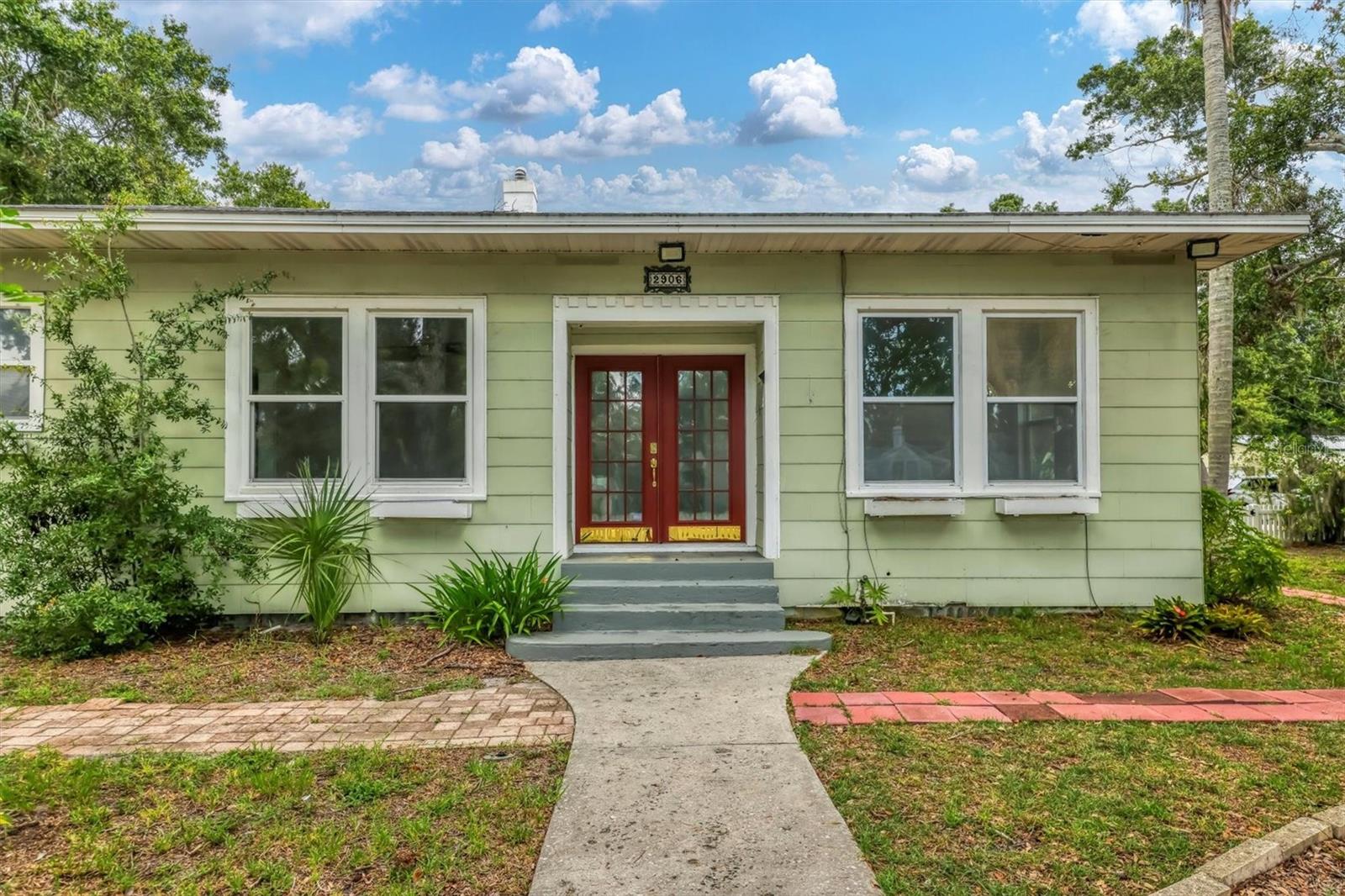 Image 2 of 41 For 2906 9th Avenue W