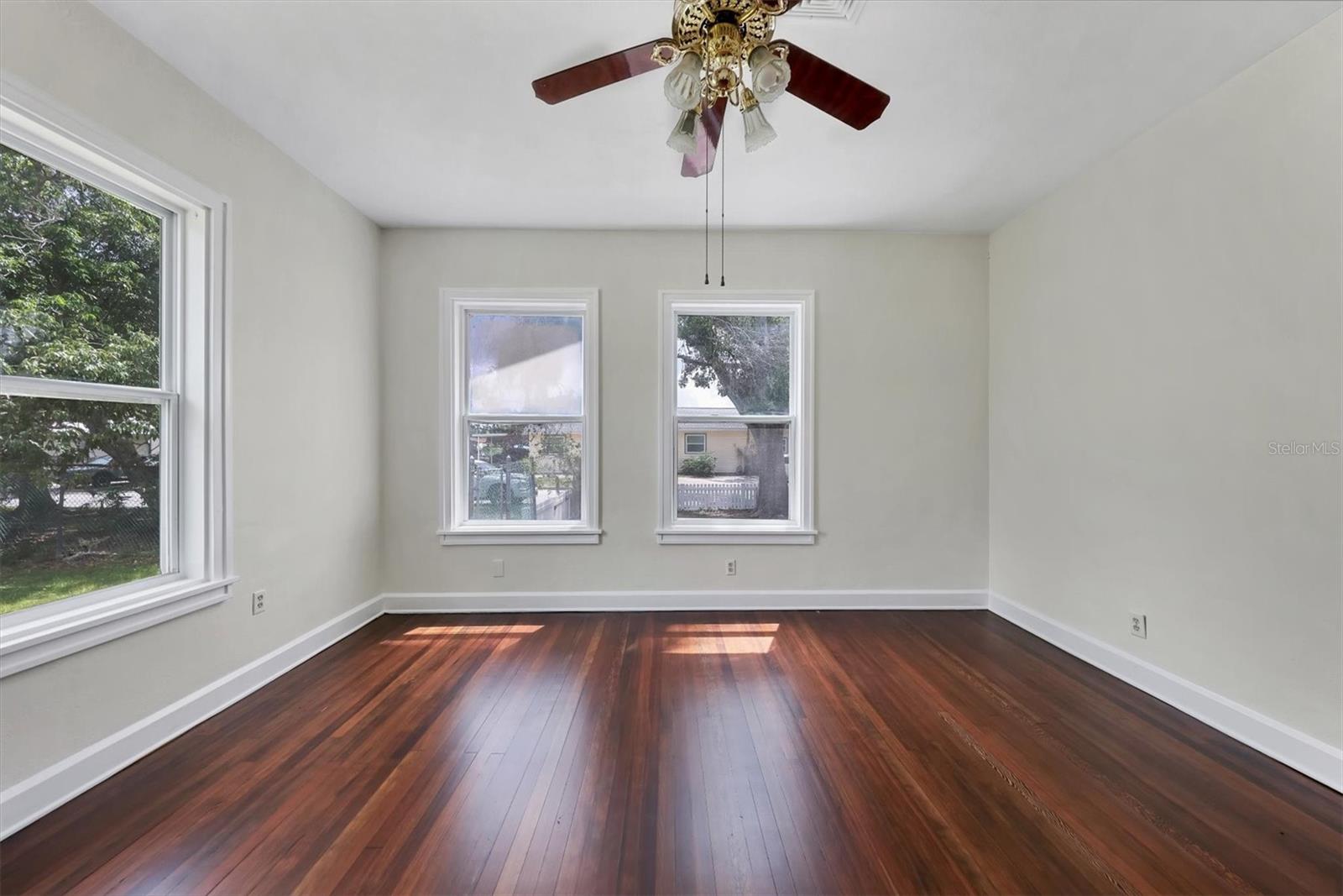 Image 21 of 41 For 2906 9th Avenue W