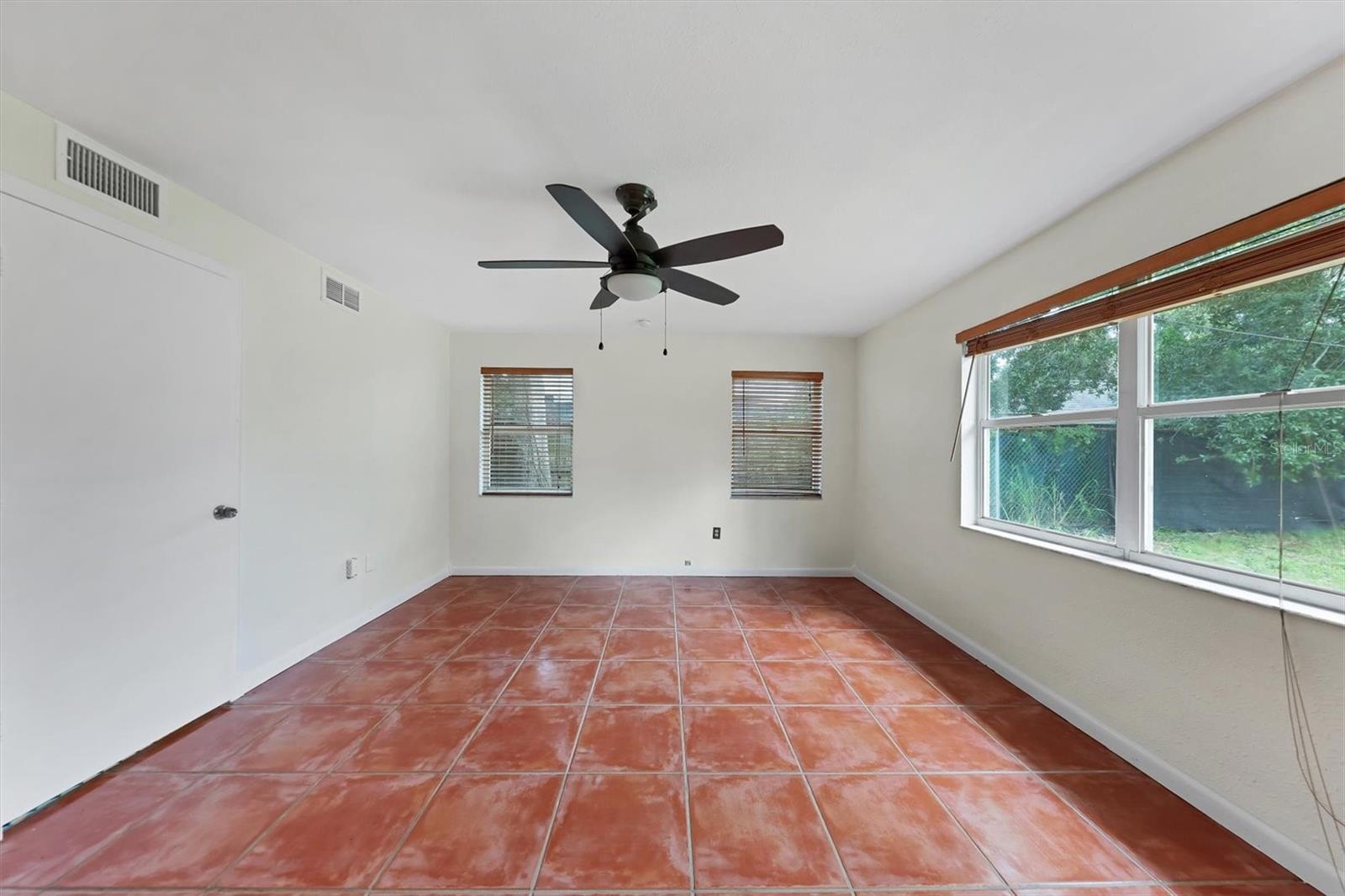 Image 23 of 41 For 2906 9th Avenue W