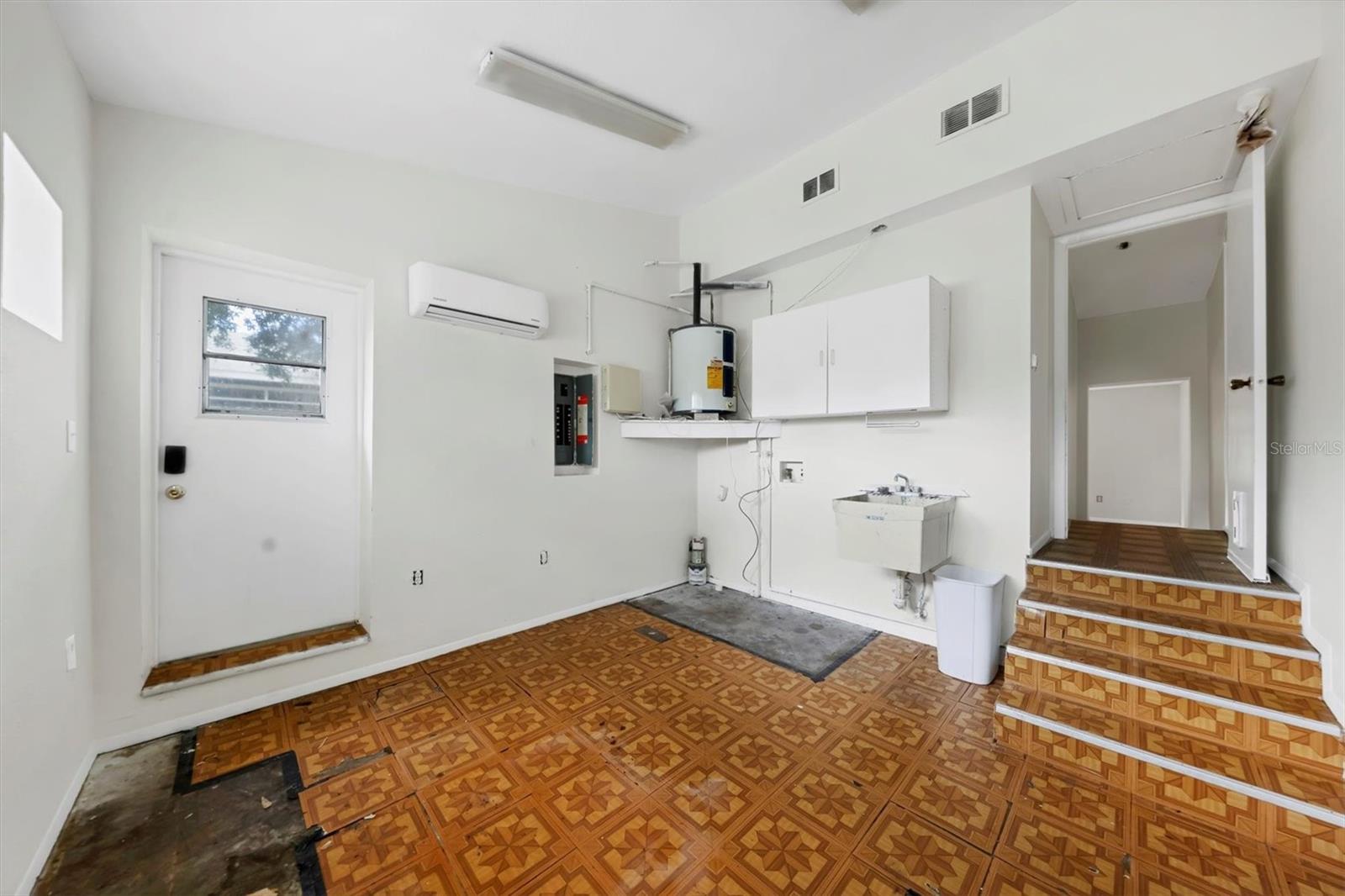 Image 25 of 41 For 2906 9th Avenue W