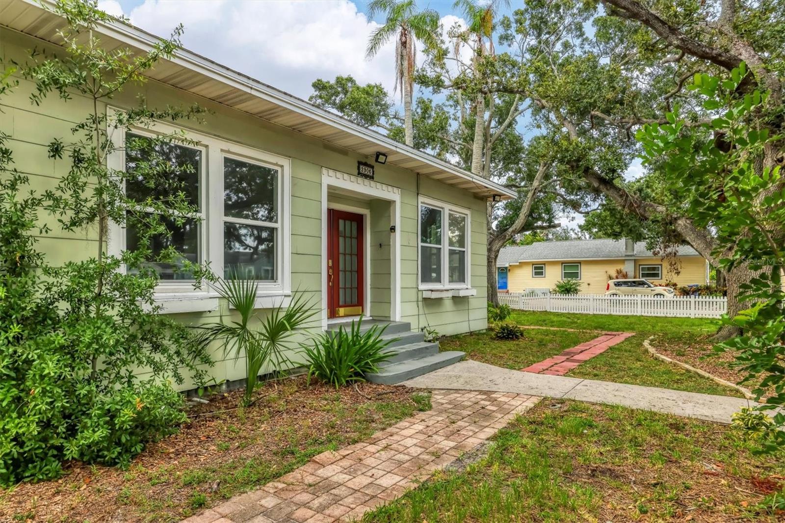 Image 3 of 41 For 2906 9th Avenue W