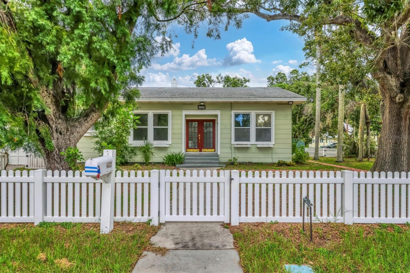 Image 4 of 41 For 2906 9th Avenue W