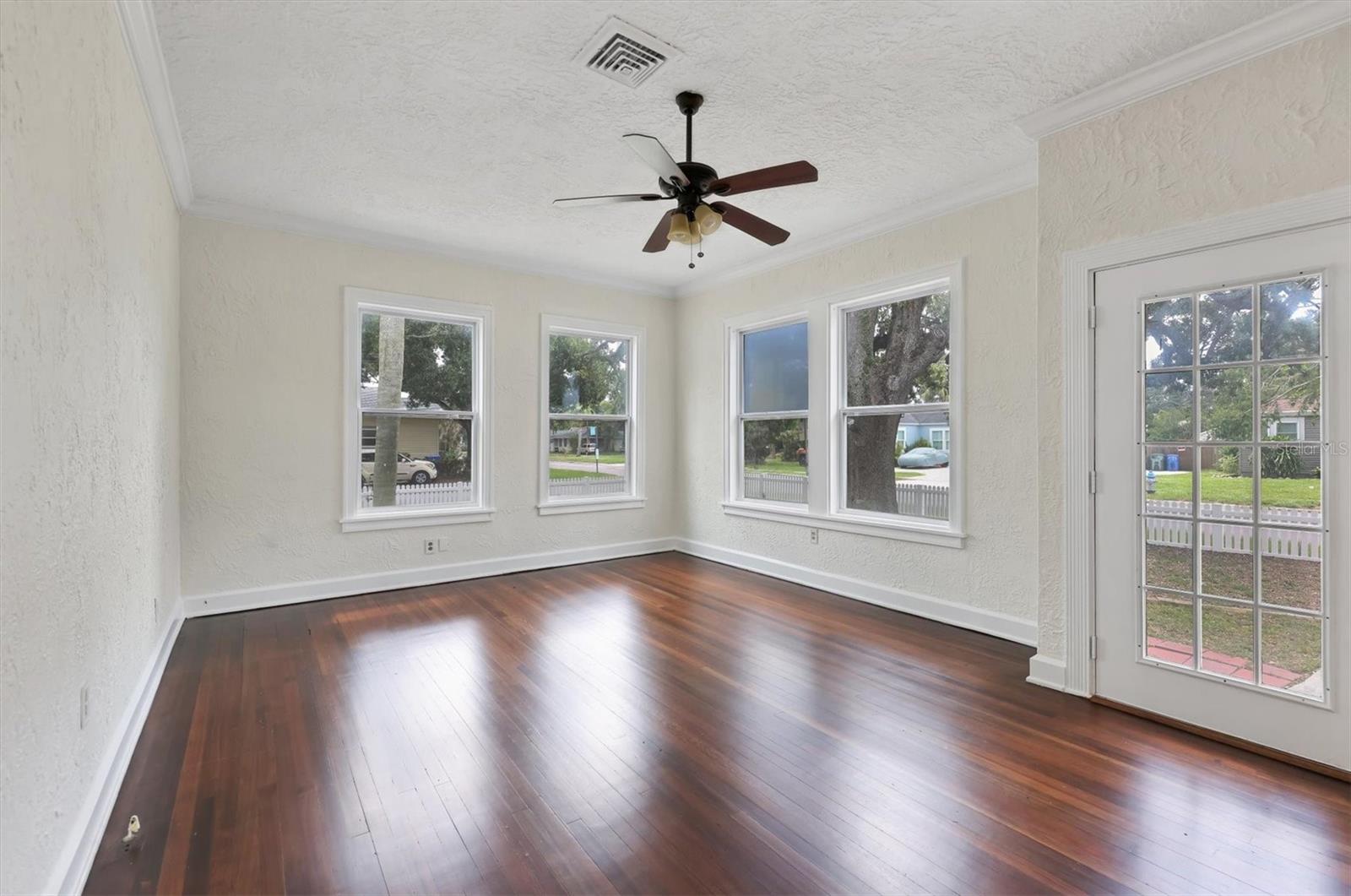 Image 6 of 41 For 2906 9th Avenue W