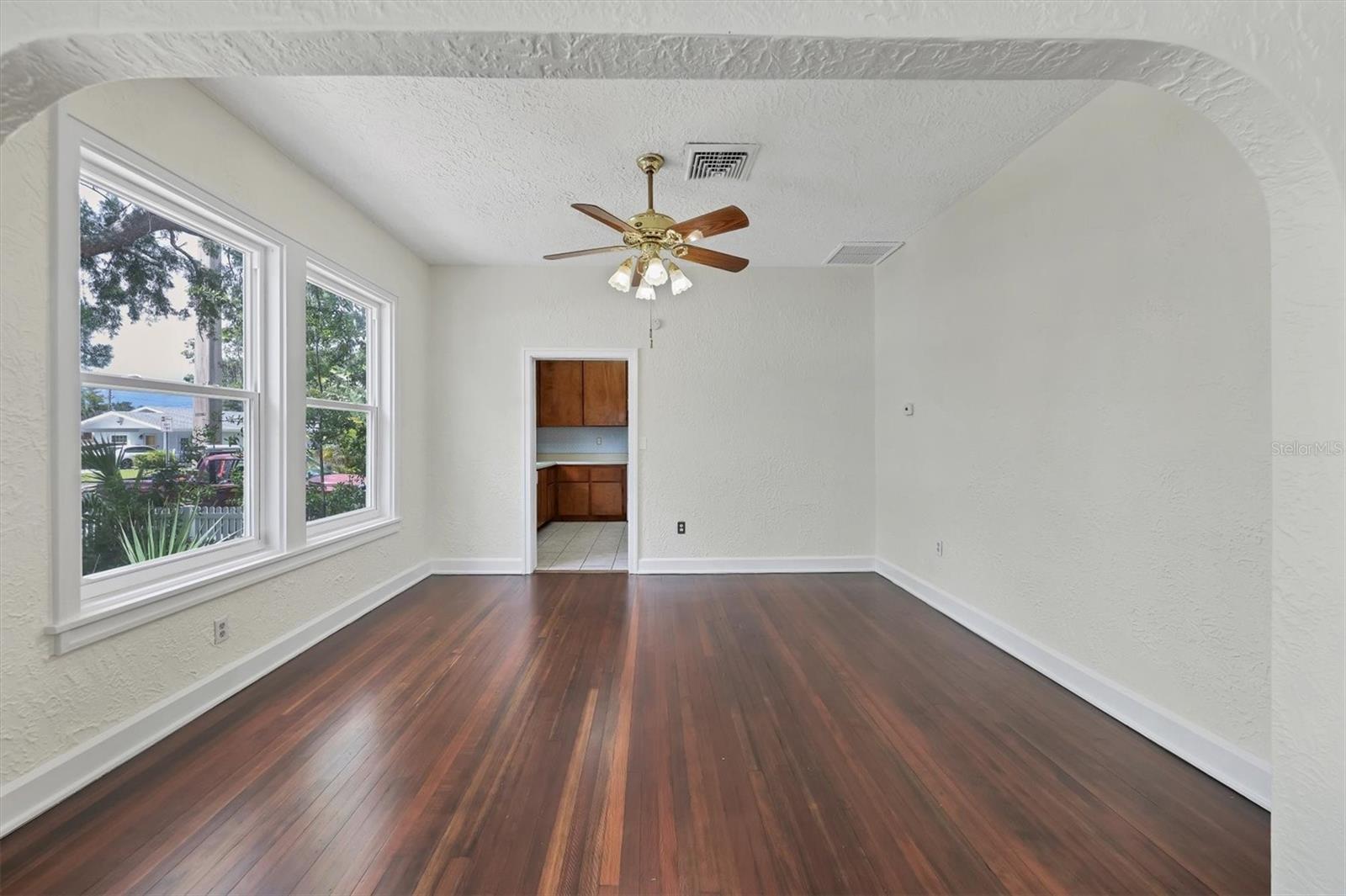Image 9 of 41 For 2906 9th Avenue W