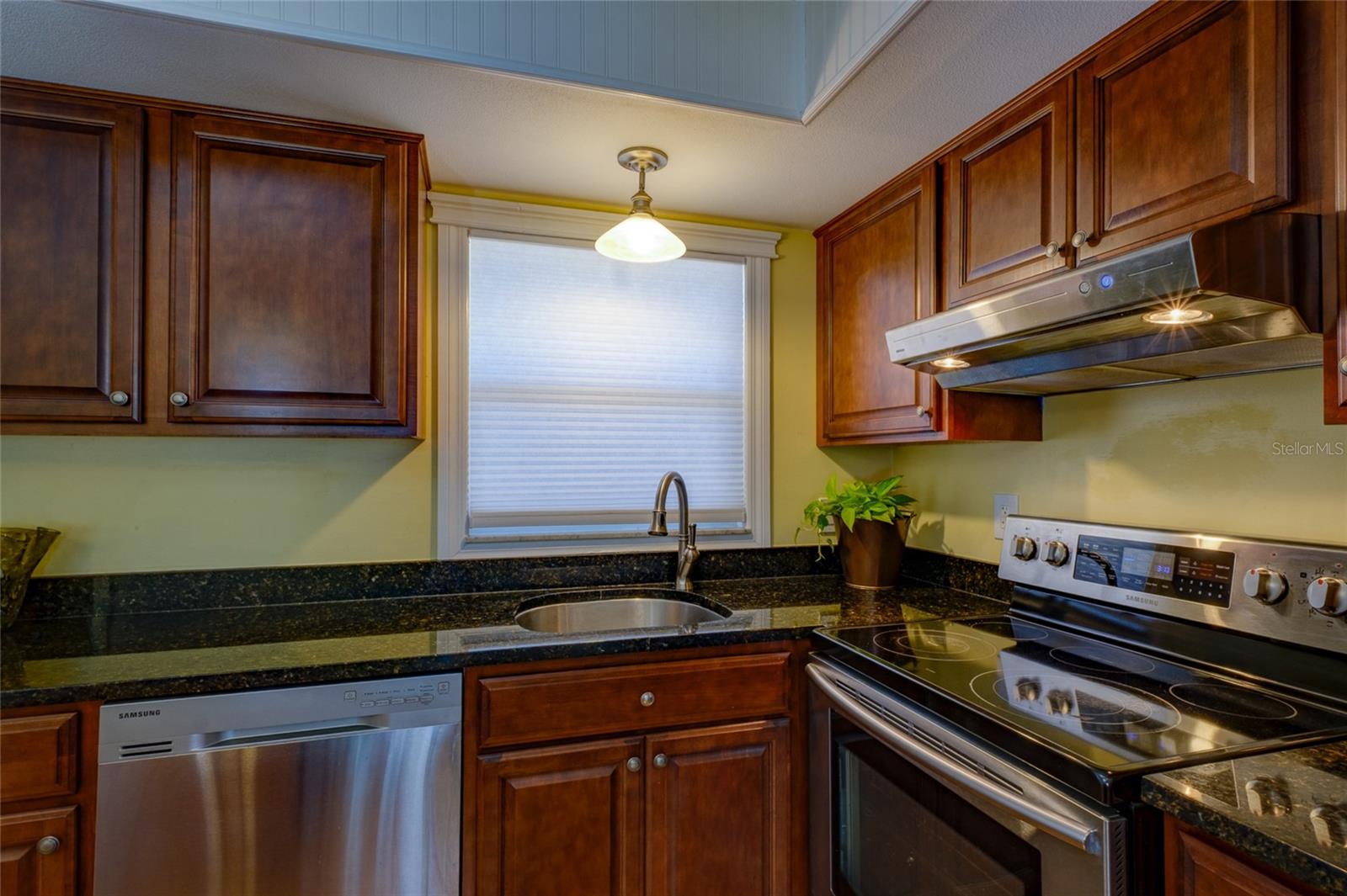 Image 13 of 51 For 5055 Live Oak Circle