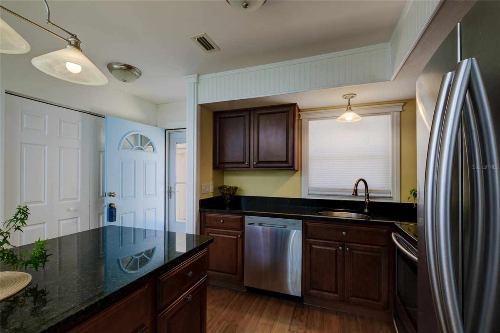 Image 14 of 51 For 5055 Live Oak Circle