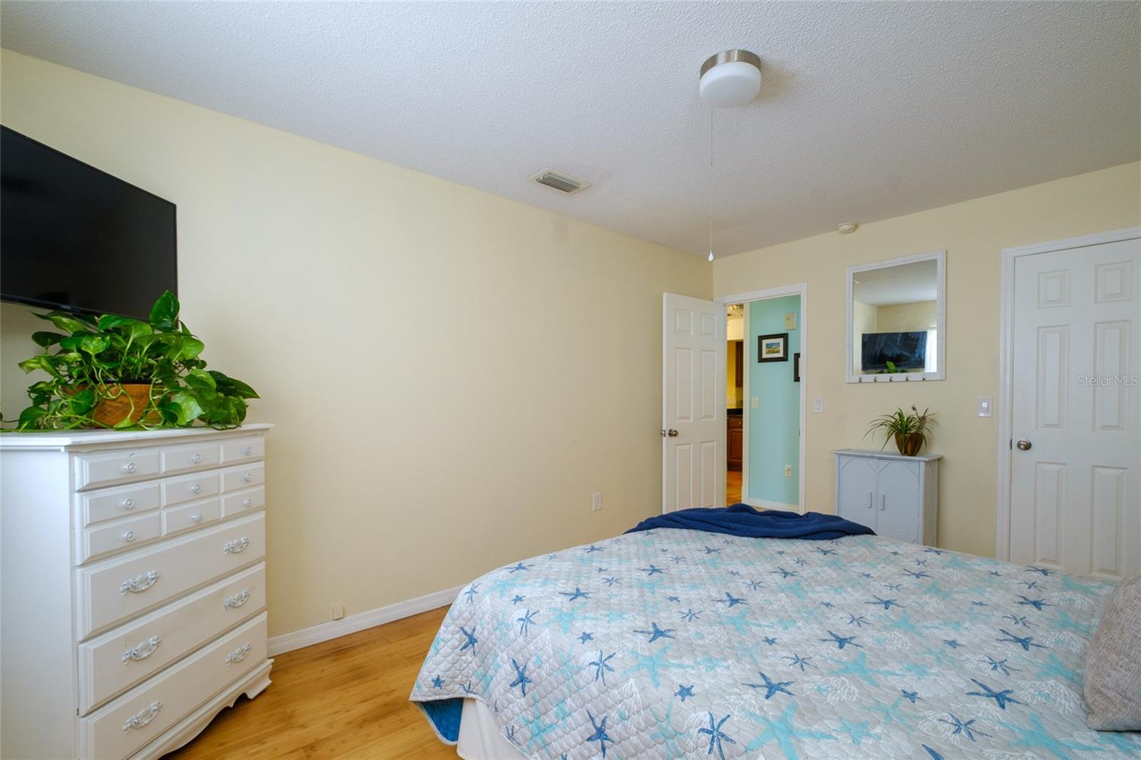 Image 28 of 51 For 5055 Live Oak Circle