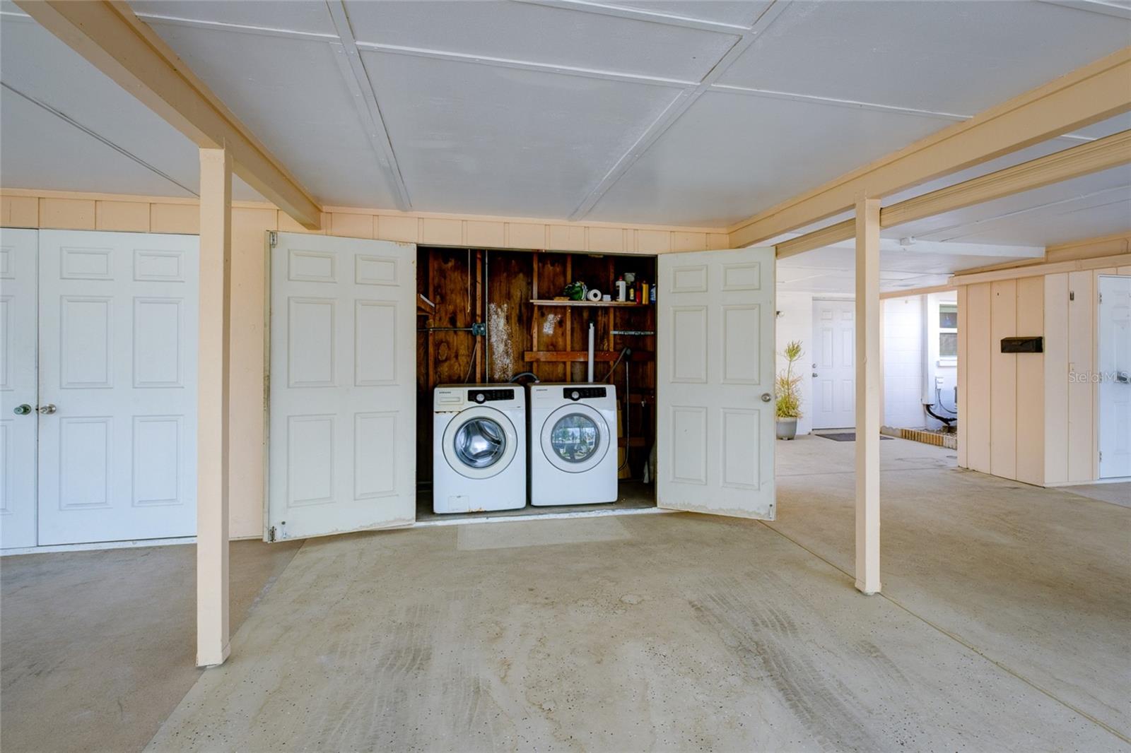 Image 32 of 51 For 5055 Live Oak Circle