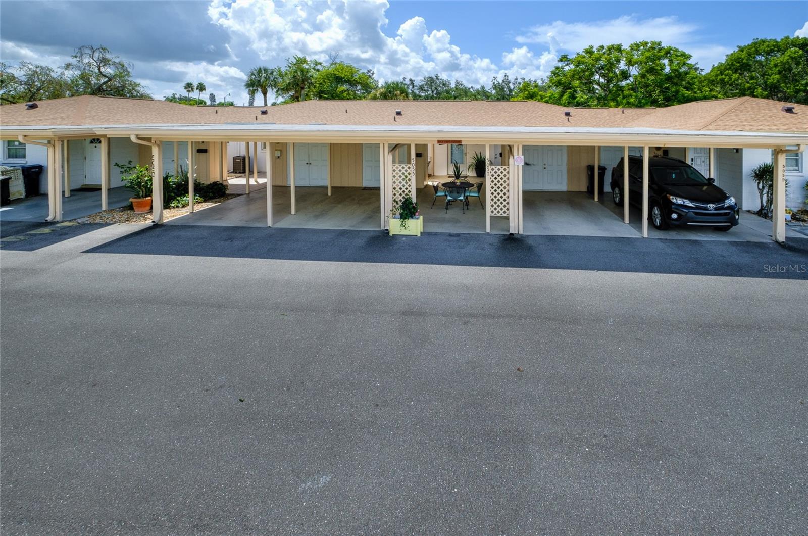 Image 4 of 51 For 5055 Live Oak Circle