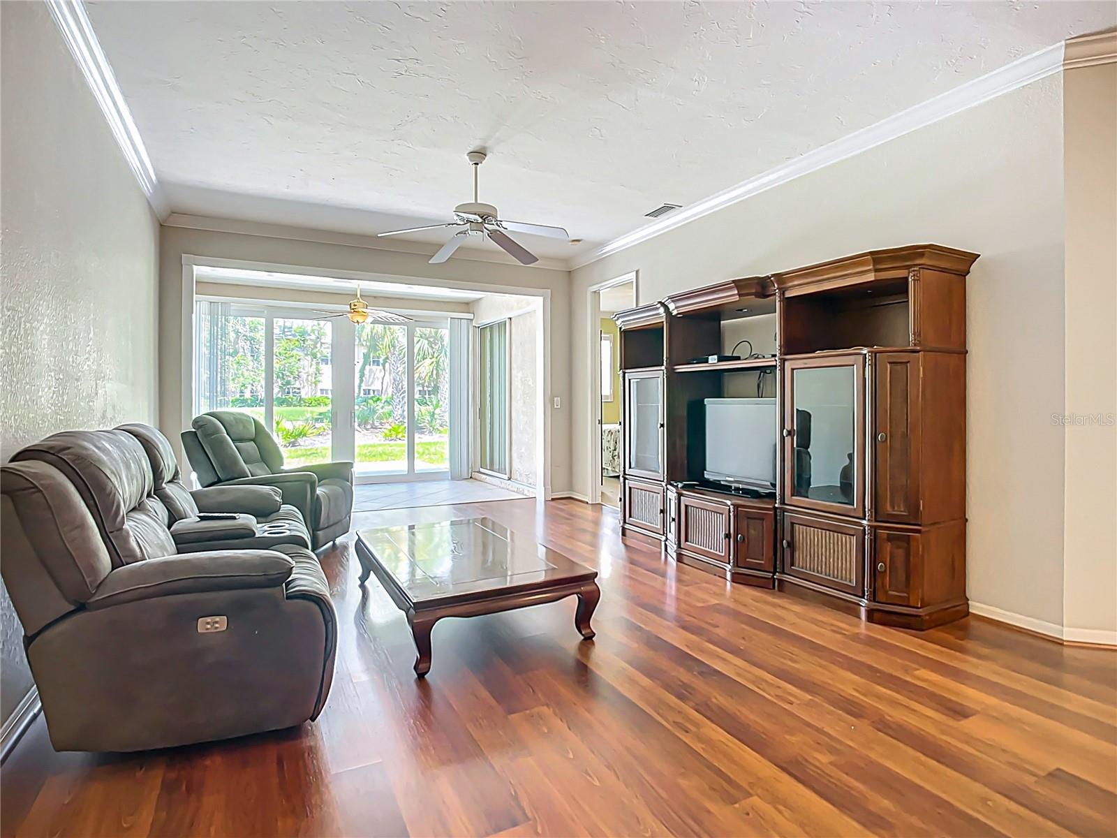 Image 8 of 64 For 6948 Stoneywalk Court