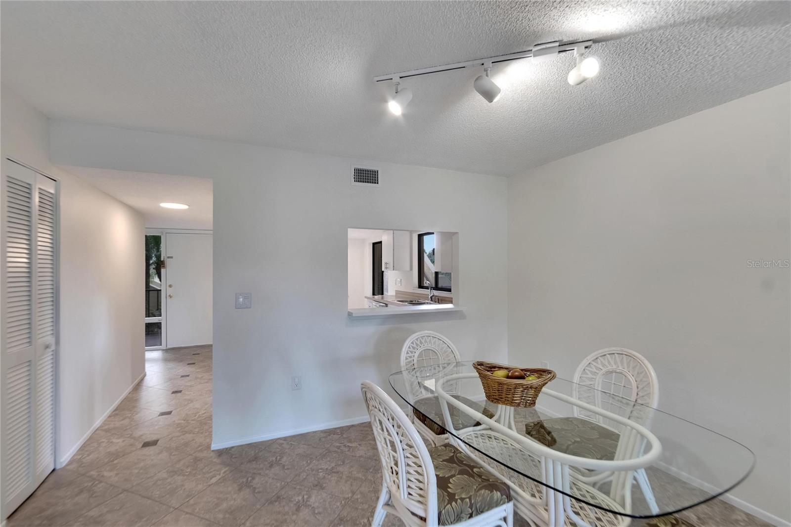 Image 18 of 59 For 3415 Wild Oak Bay Boulevard 427