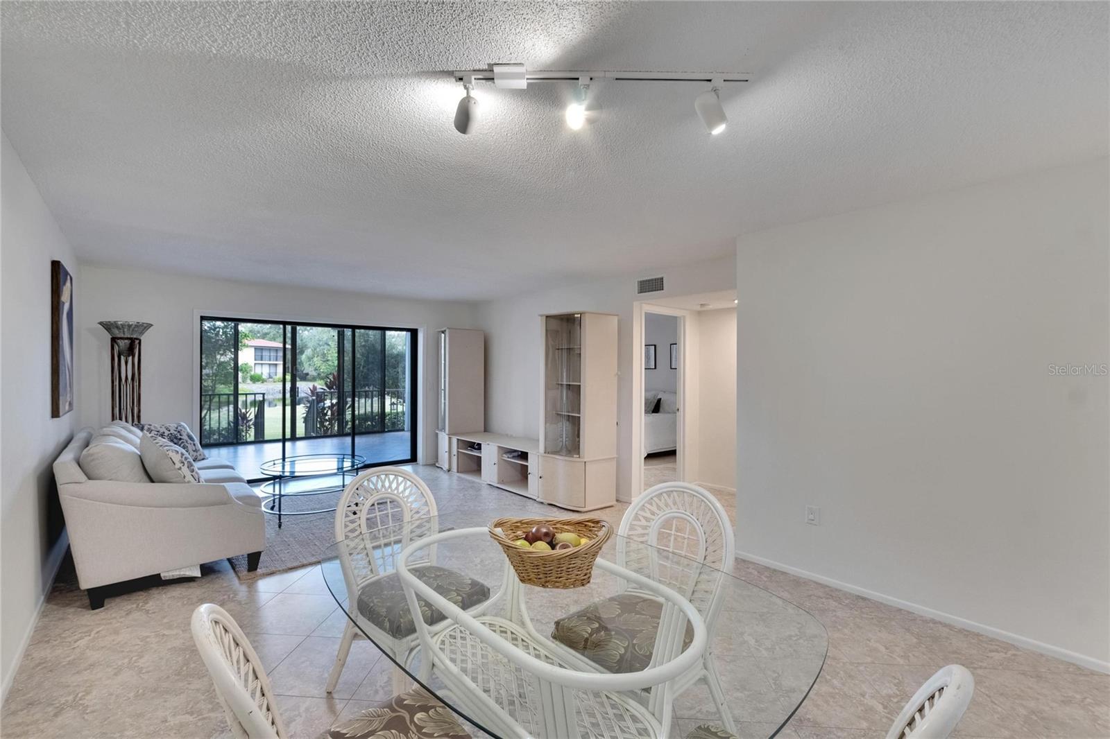 Image 19 of 59 For 3415 Wild Oak Bay Boulevard 427