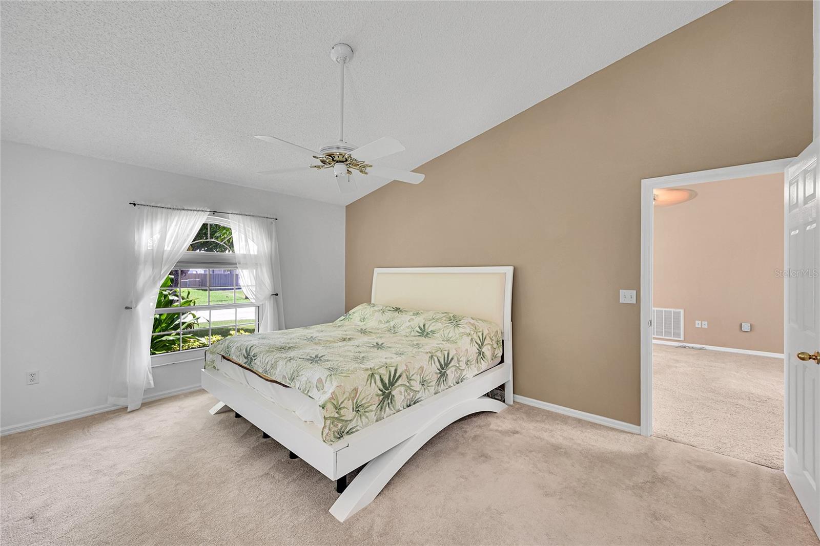 Image 19 of 47 For 4307 3rd Avenue Ne