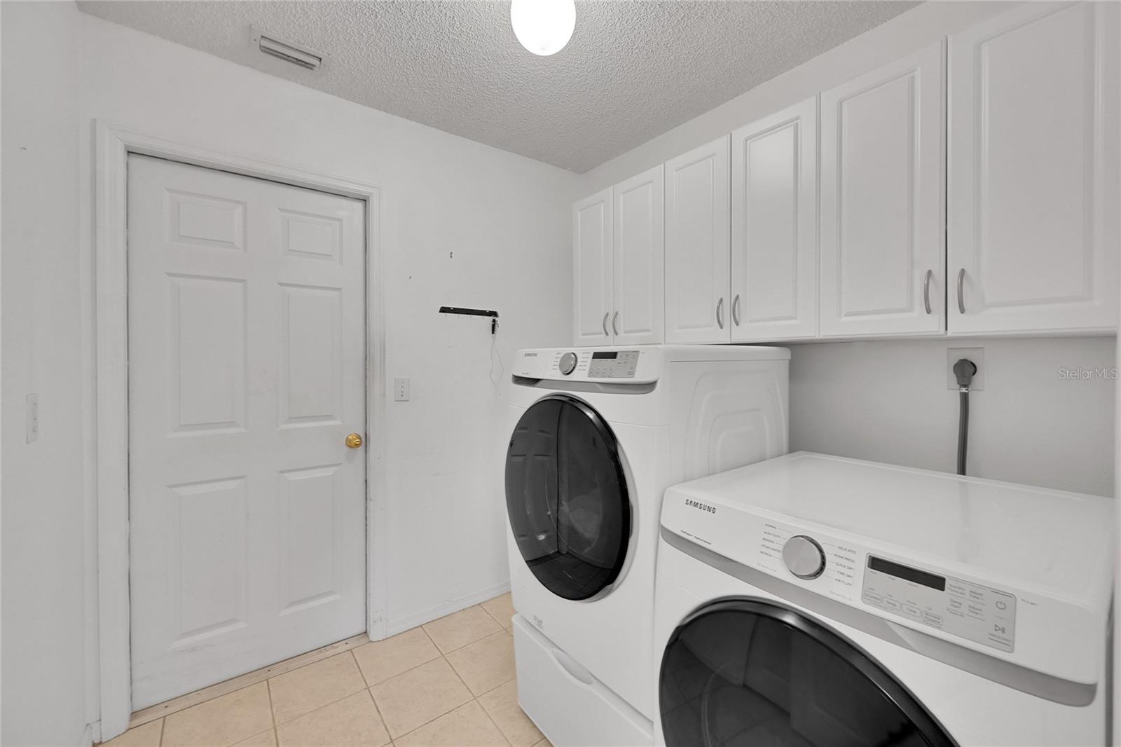 Image 31 of 47 For 4307 3rd Avenue Ne