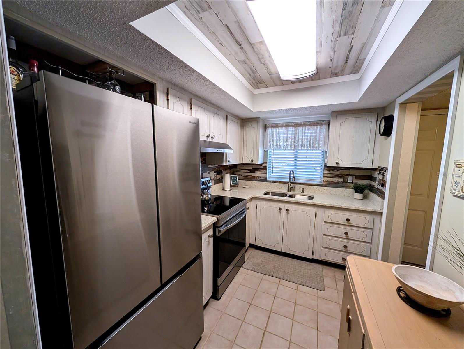 Image 5 of 47 For 3568 Lake Bayshore Drive K-205