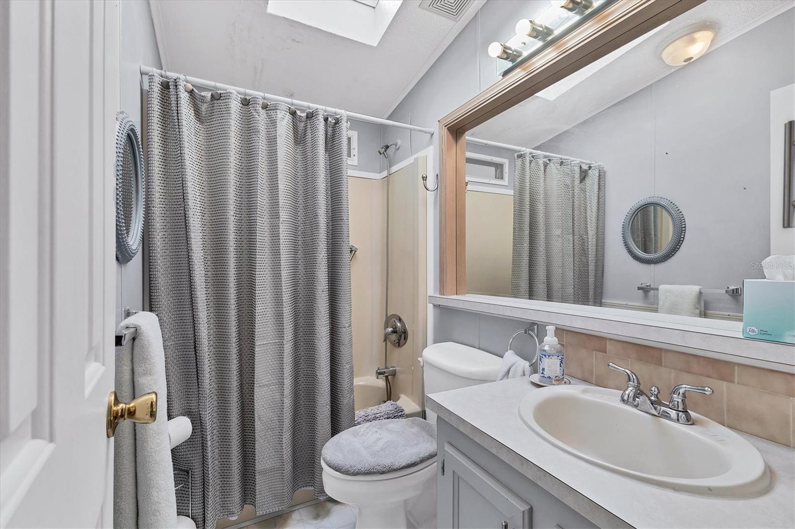 Image 20 of 35 For 6710 36th Avenue E 287