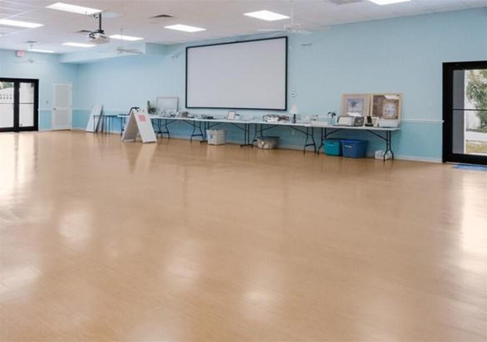 Image 36 of 44 For 269 Camelot Drive