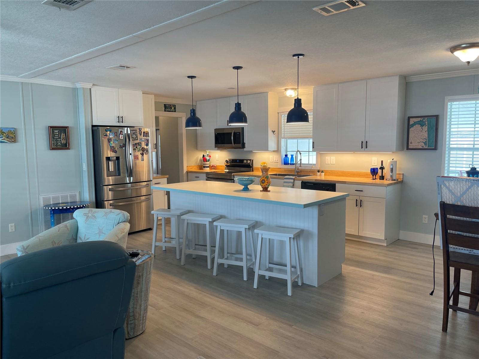 Image 4 of 44 For 269 Camelot Drive