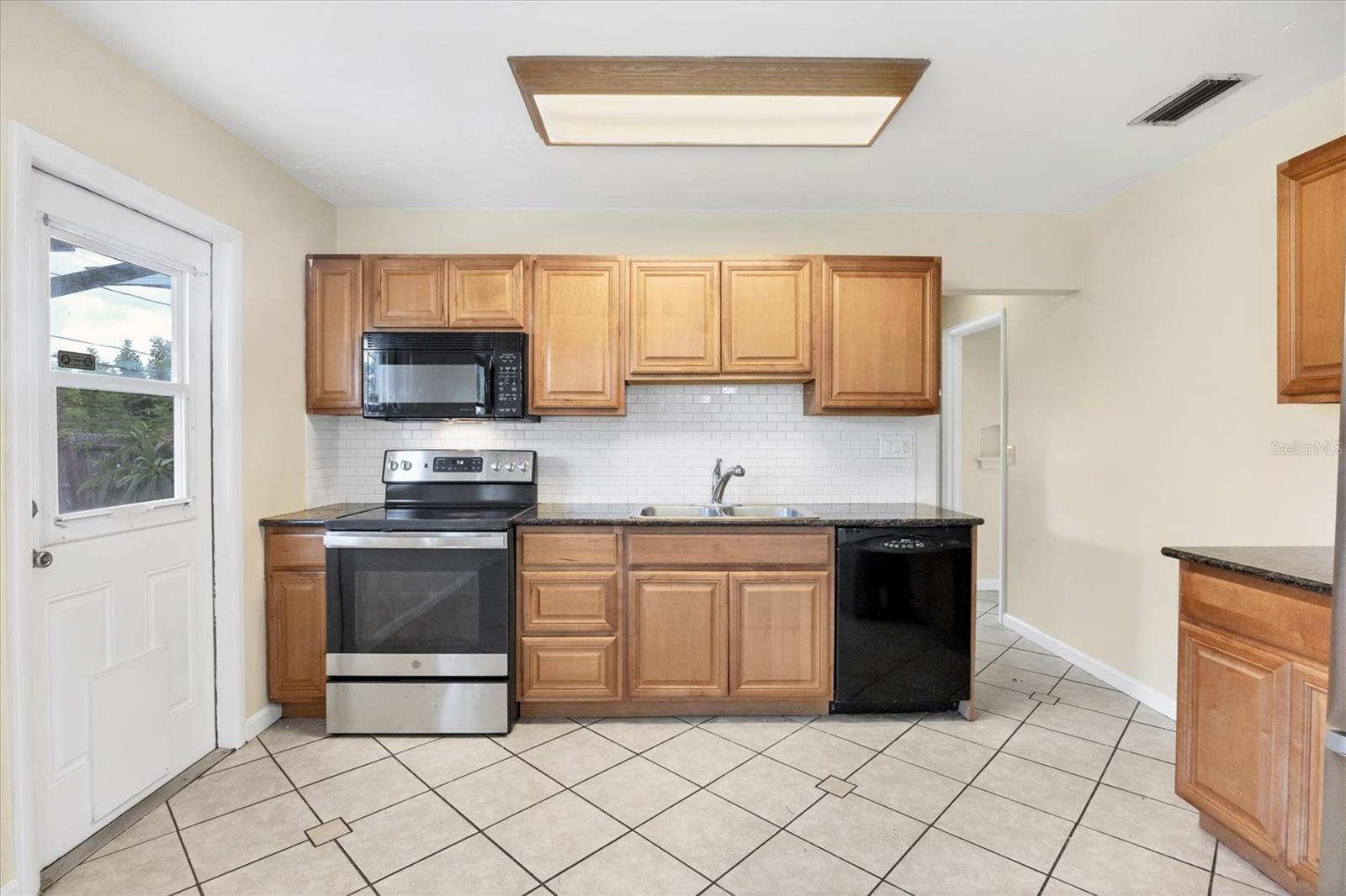Image 9 of 24 For 4508 Mineola Street