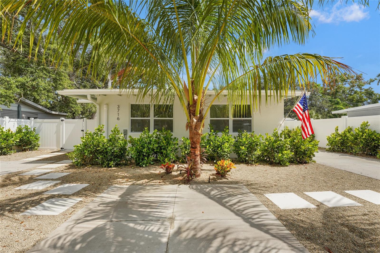 Image 3 of 94 For 3716 7th Avenue W