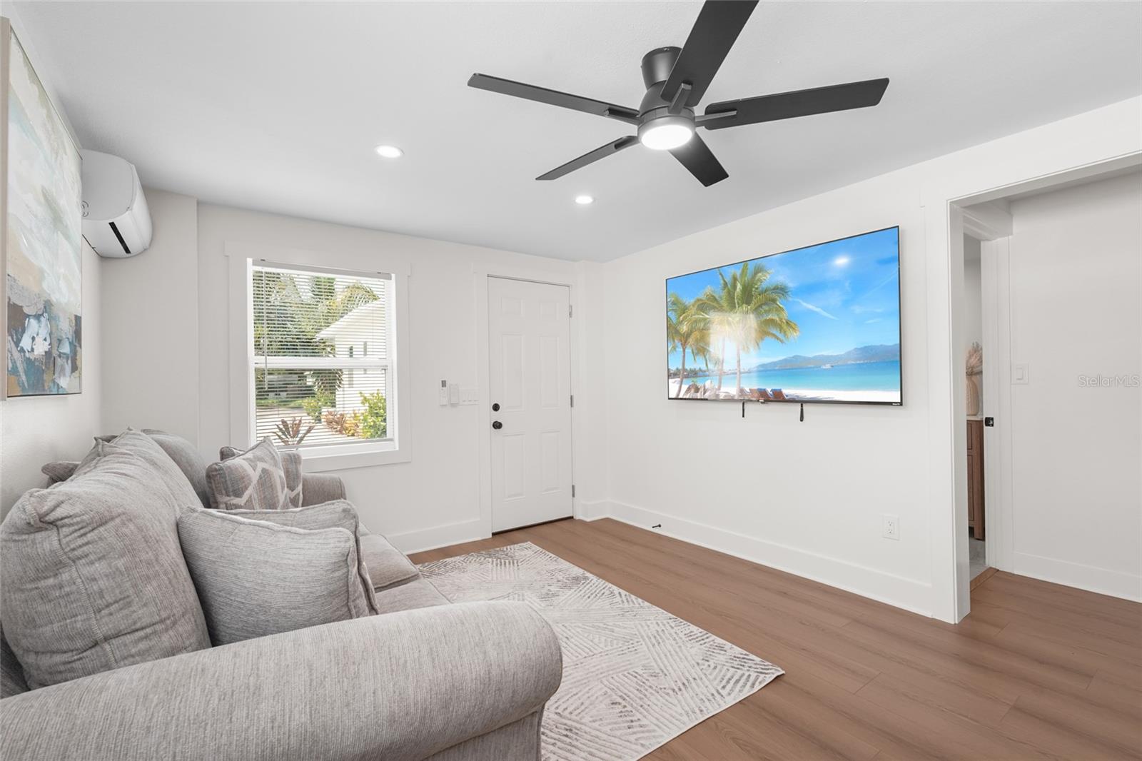 Image 36 of 94 For 3716 7th Avenue W
