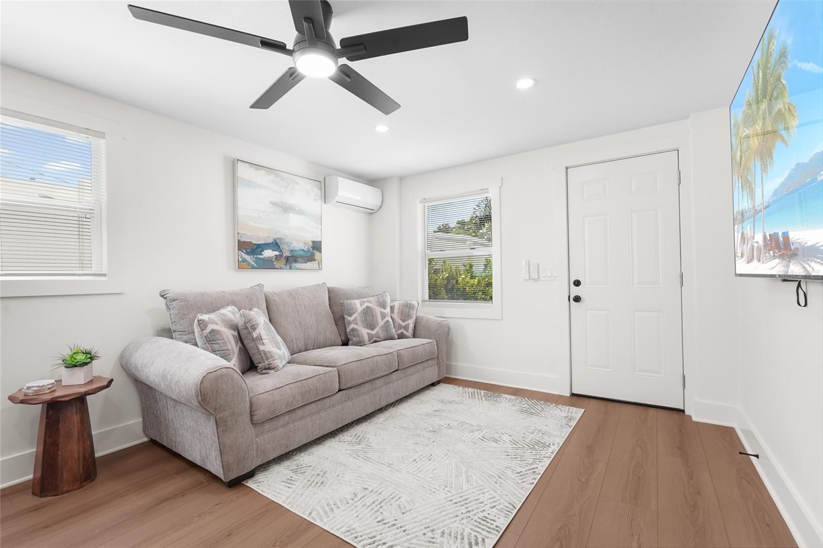 Image 38 of 94 For 3716 7th Avenue W