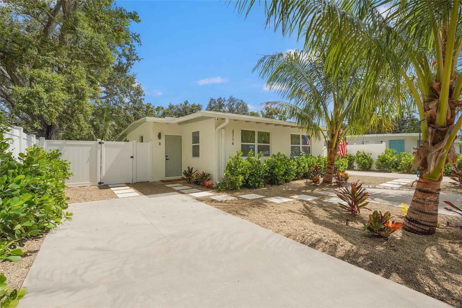 Image 4 of 94 For 3716 7th Avenue W