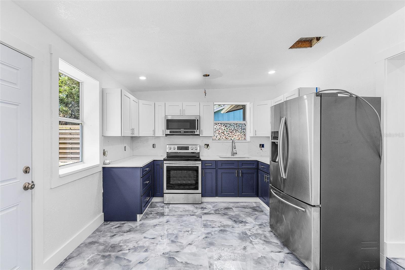 Image 5 of 16 For 3938 Vana Drive