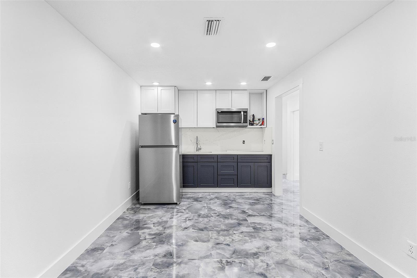 Image 6 of 16 For 3938 Vana Drive
