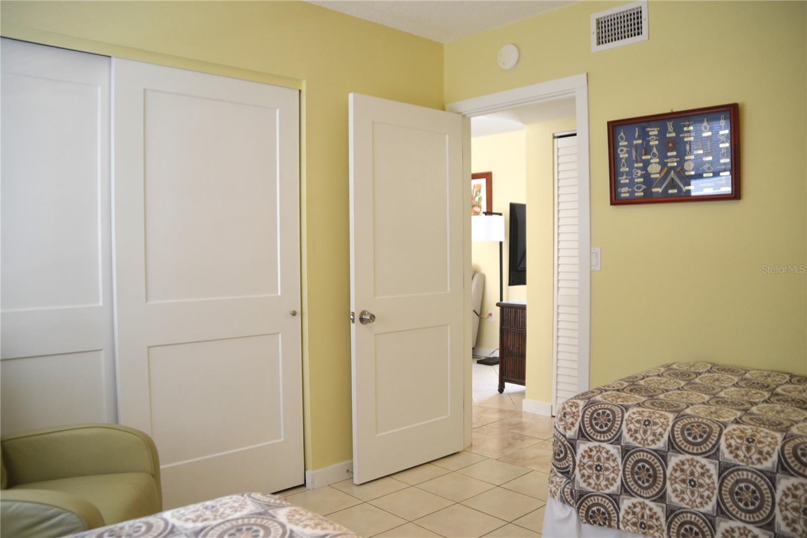 Image 14 of 30 For 1275 Tarpon Center Drive 107