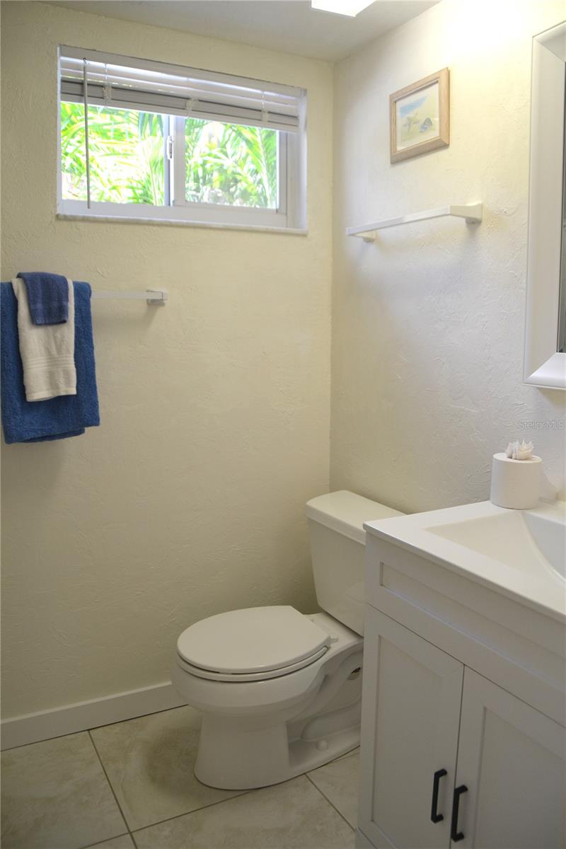 Image 16 of 30 For 1275 Tarpon Center Drive 107