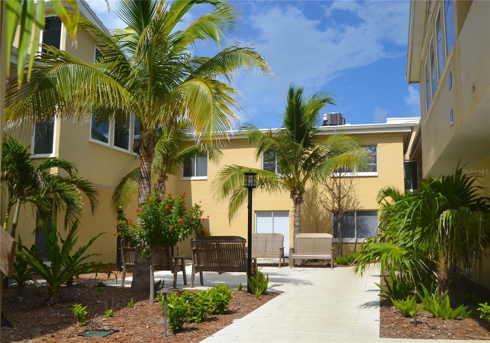 Image 25 of 30 For 1275 Tarpon Center Drive 107